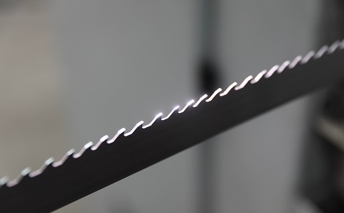 恩施双金属带锯条产生切削噪音的原因具体有哪些？